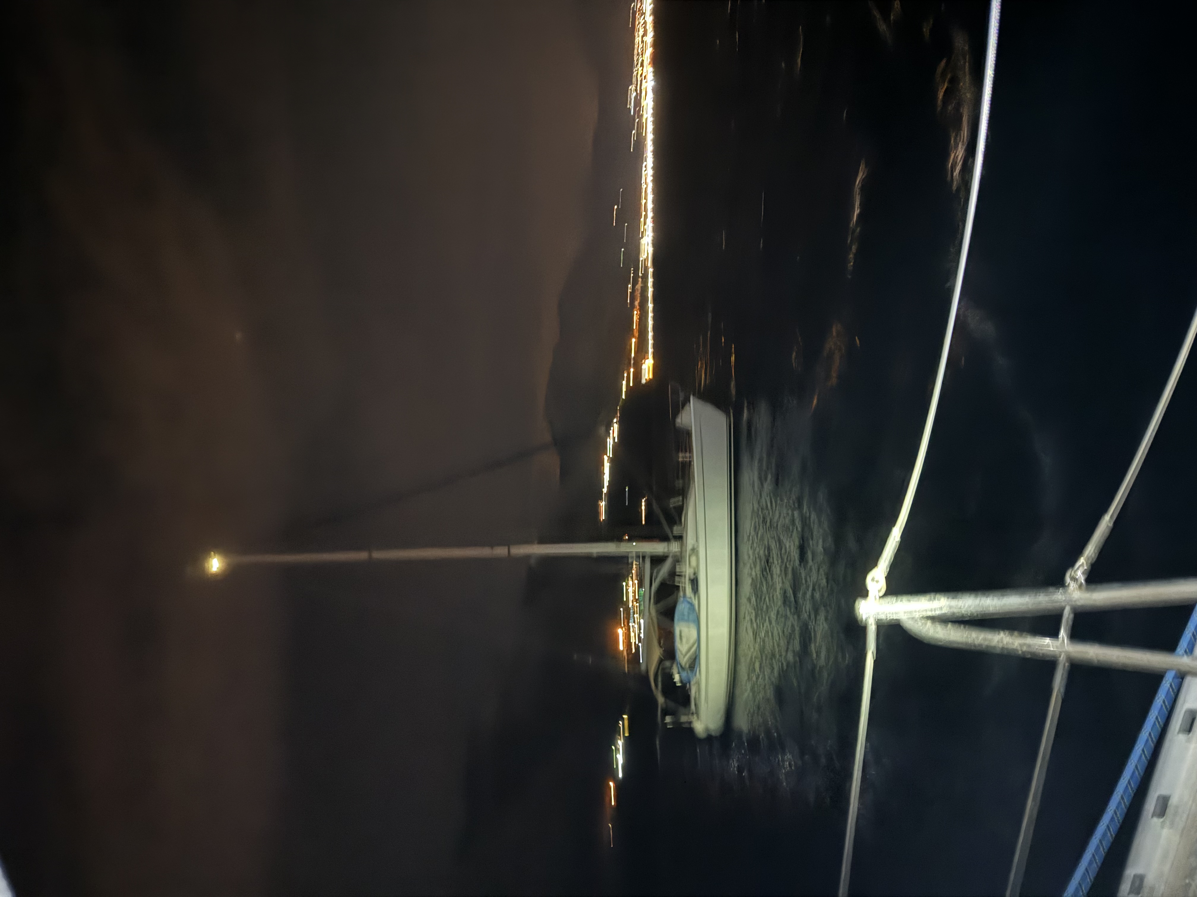 loose_boat_night